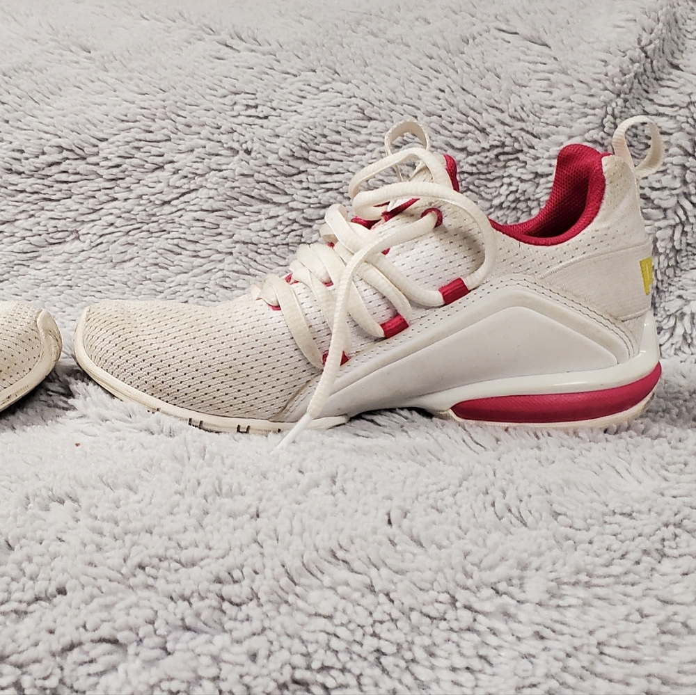 Girls Puma Shoes (size 13US) - Picture 3 of 8
